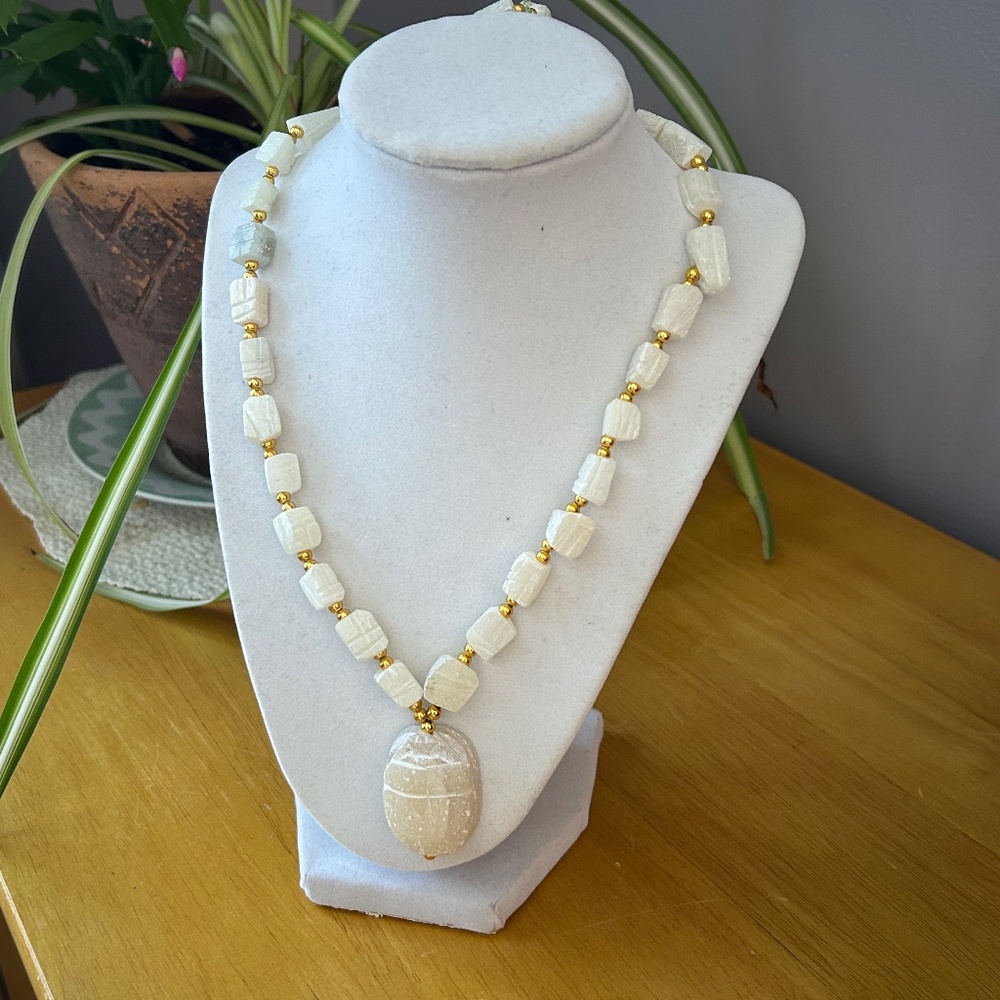 🍁3 for $25/ white “soapstone like” Necklace